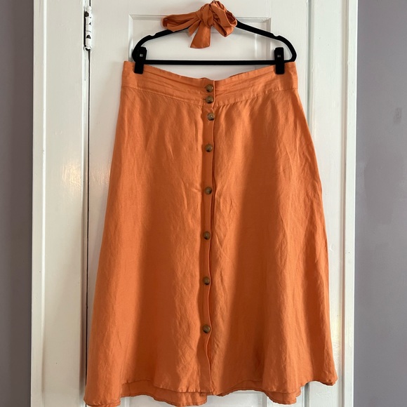 Dresses & Skirts - Linen & Cotton blend, midi skirt.